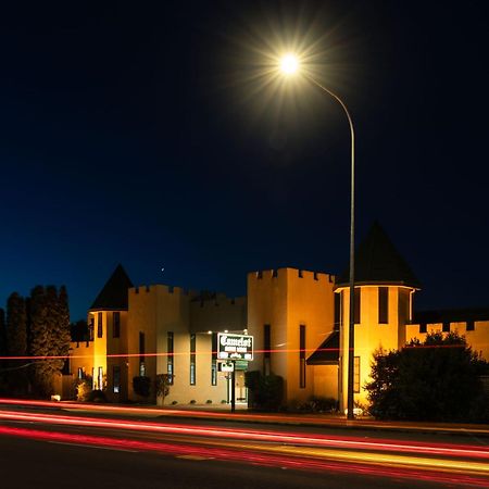 פלמרסטון נורת' Camelot Motor Lodge And Conference Centre מראה חיצוני תמונה