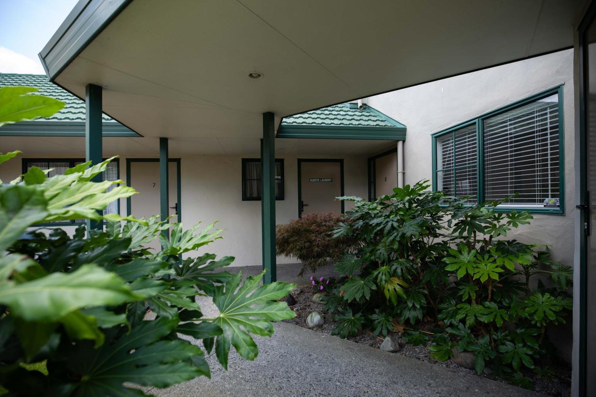 פלמרסטון נורת' Camelot Motor Lodge And Conference Centre מראה חיצוני תמונה