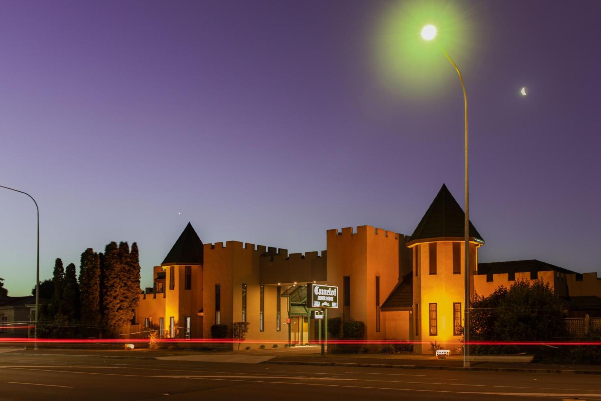 פלמרסטון נורת' Camelot Motor Lodge And Conference Centre מראה חיצוני תמונה